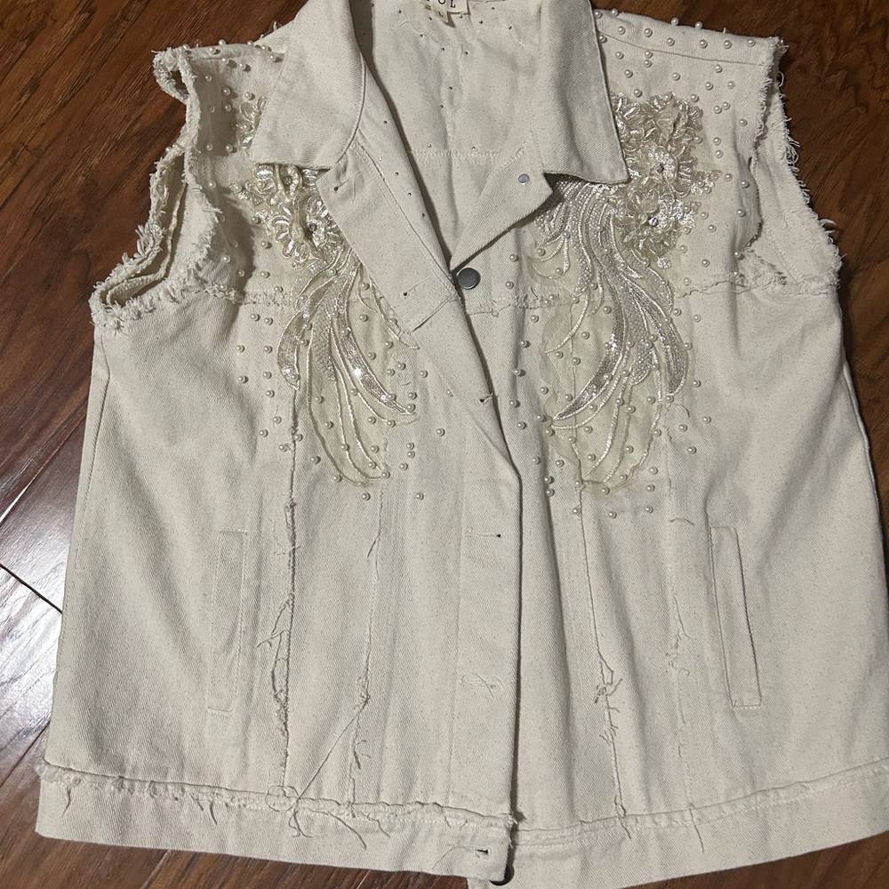 POL White Embroidered Vest